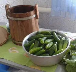 Малосольные огурцы