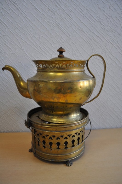 АК 10938 Бульотка, чайник на "ведре" для углей, Европа, к 19-го нач 20-го века, 15 л, латунь, желтый - фото 